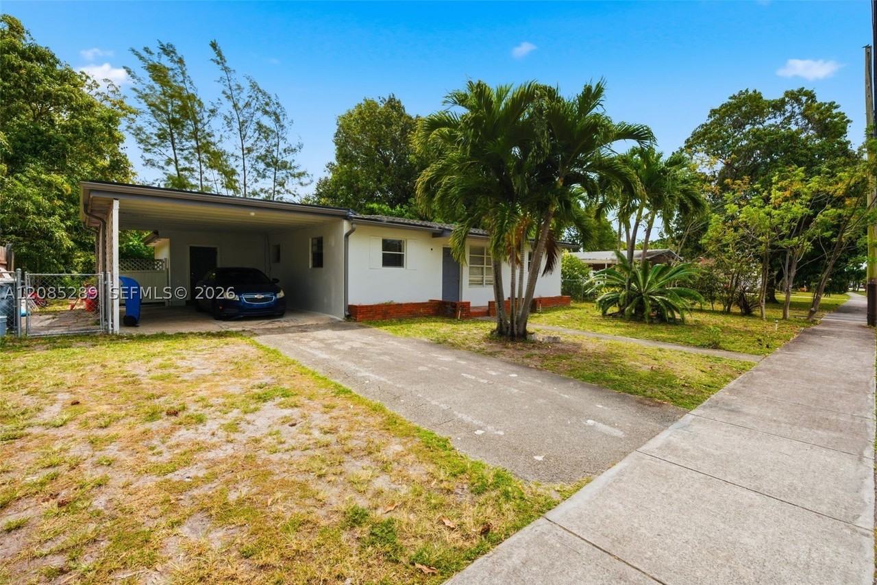 4621 Sw 31st Dr - Photo 2 of 17