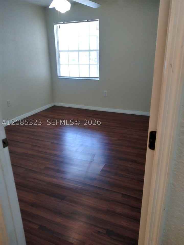 14049 FAIRWAY ISLAND DR #123 - Photo 3 of 19
