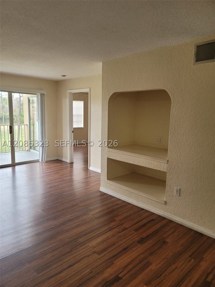 14049 FAIRWAY ISLAND DR #123 - Photo 6 of 19