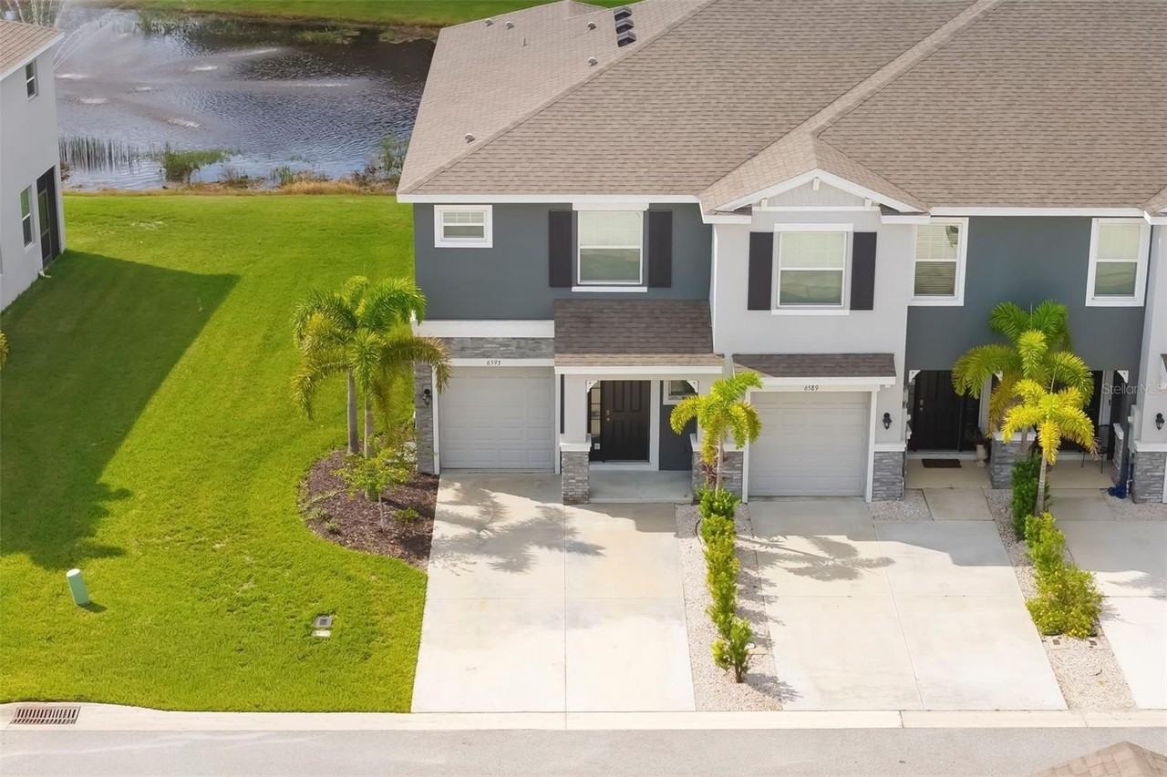 6593 Serenity Fall Ln - Photo 4 of 39