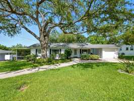 featured image of 1426 Crestview Dr