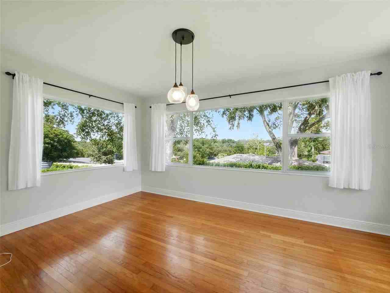 1426 Crestview Dr - Photo 5 of 35