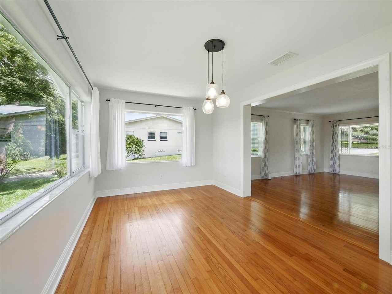 1426 Crestview Dr - Photo 7 of 35