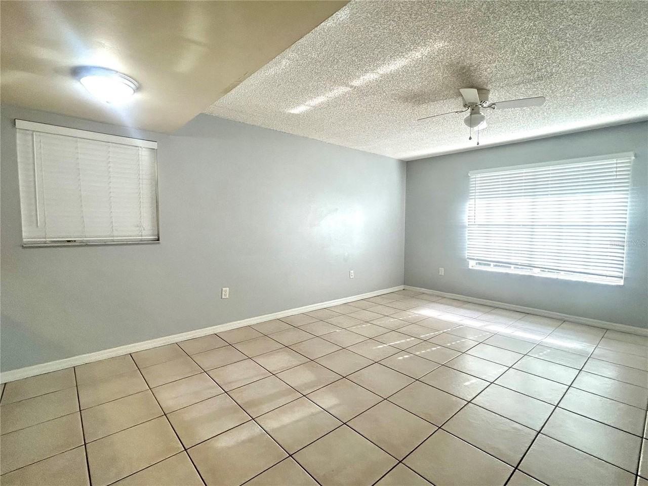 32813 Radio Rd - Photo 3 of 9