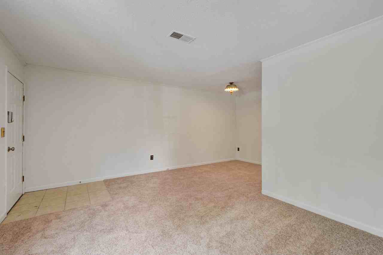 1718 Raoul Wallenberg Blvd - Photo 5 of 8