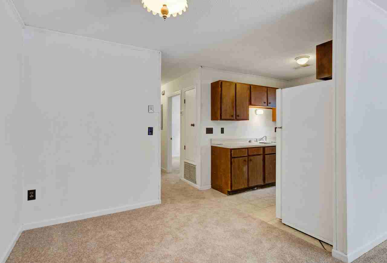 1718 Raoul Wallenberg Blvd - Photo 6 of 8