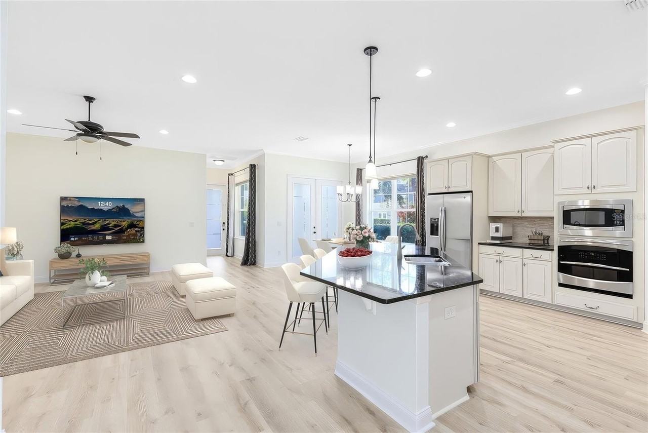 8408 Laureate Blvd - Photo 5 of 46
