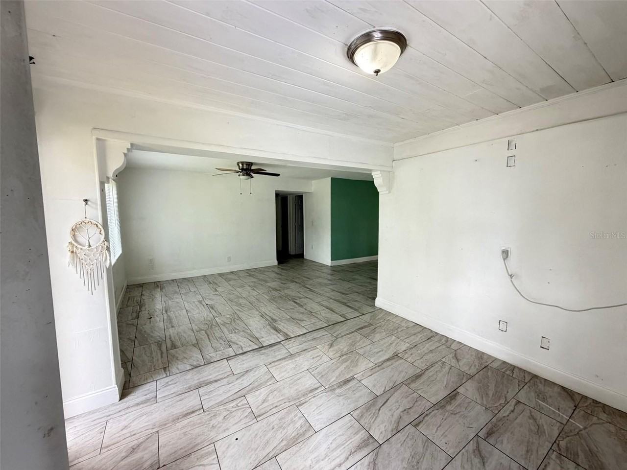516 Avenue F Se - Photo 3 of 14