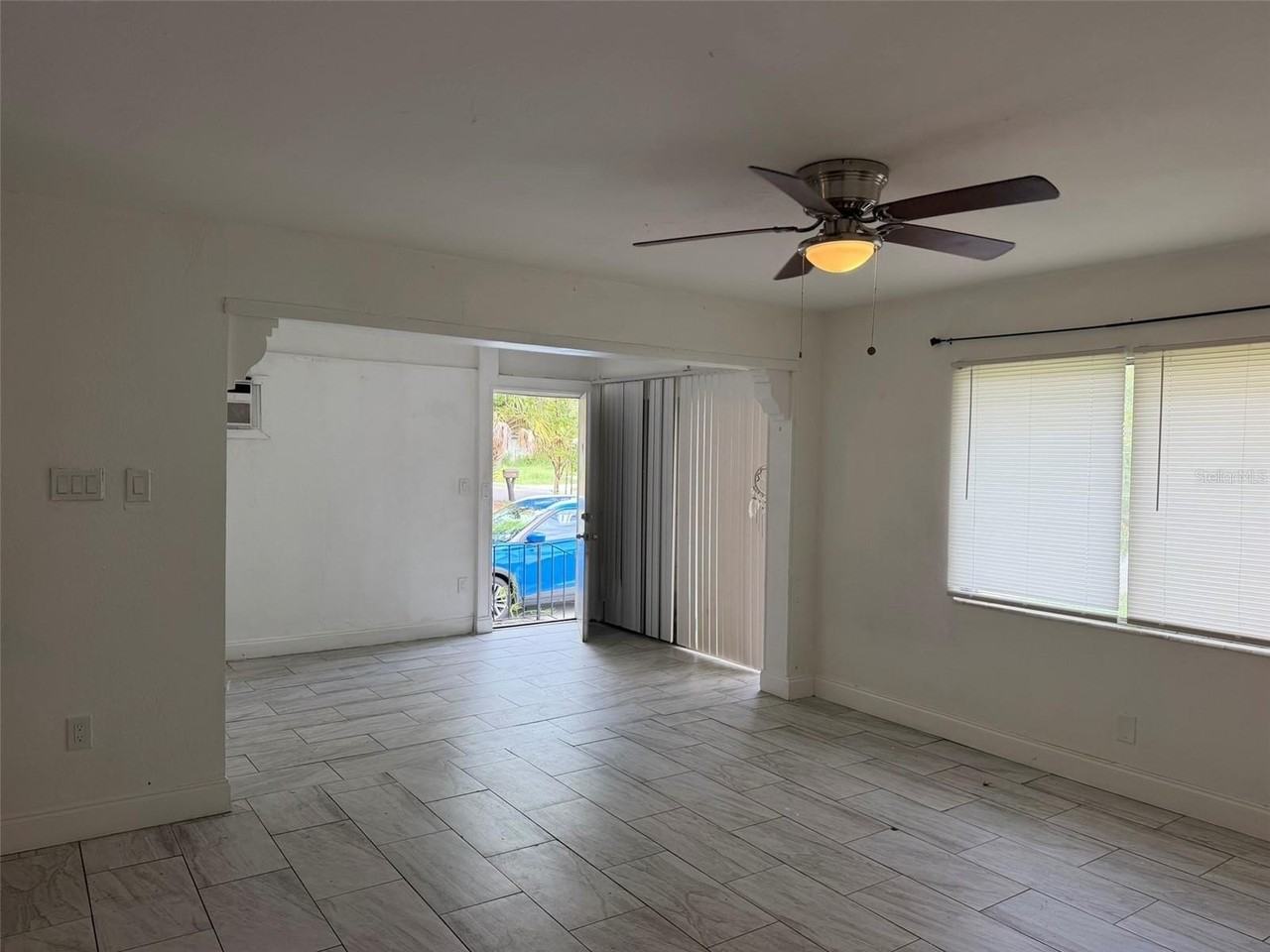 516 Avenue F Se - Photo 4 of 14