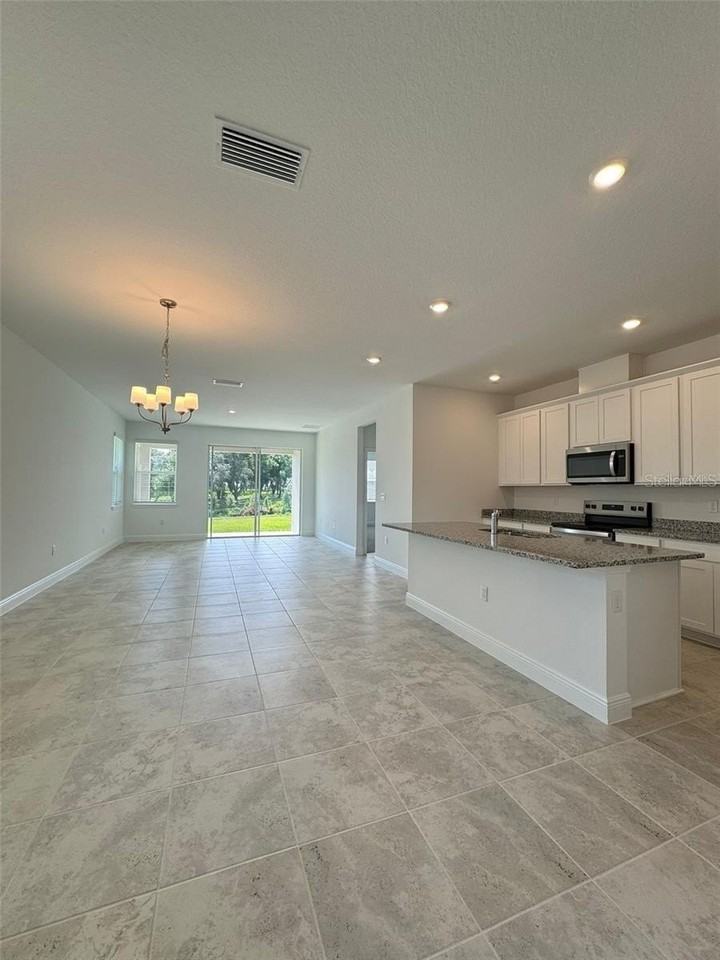 2084 Axel St - Photo 6 of 25