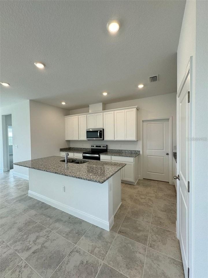 2084 Axel St - Photo 7 of 25