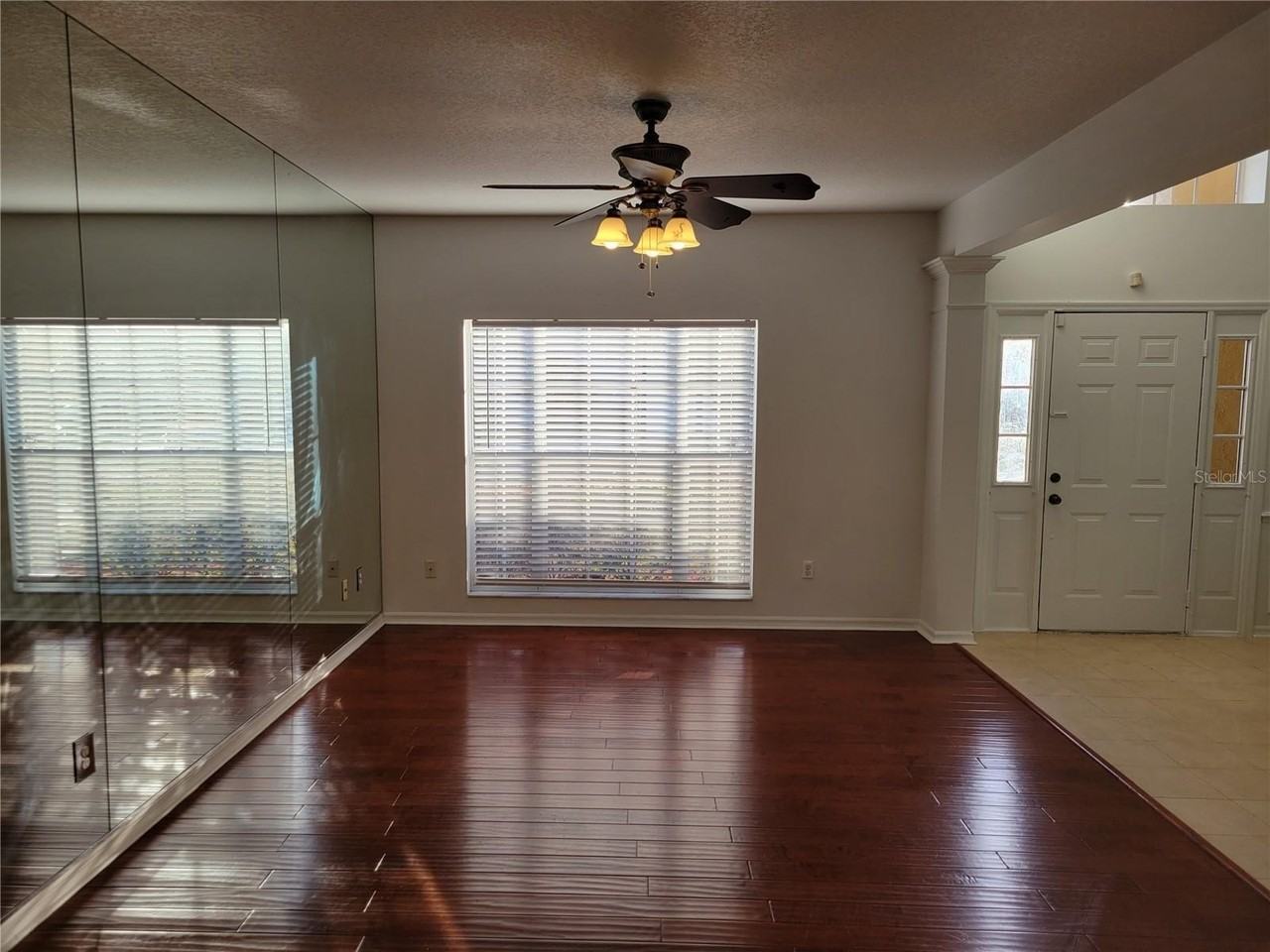921 Beresford Way - Photo 3 of 21