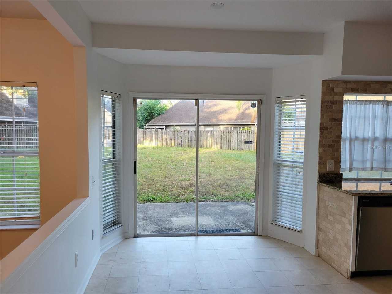 921 Beresford Way - Photo 7 of 21