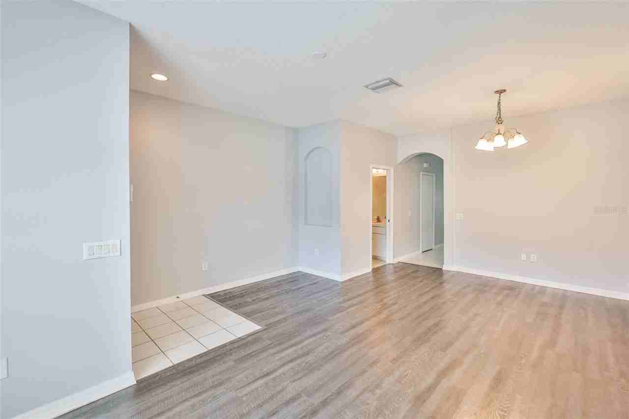 12950 Kings Crossing Dr - Photo 3 of 41