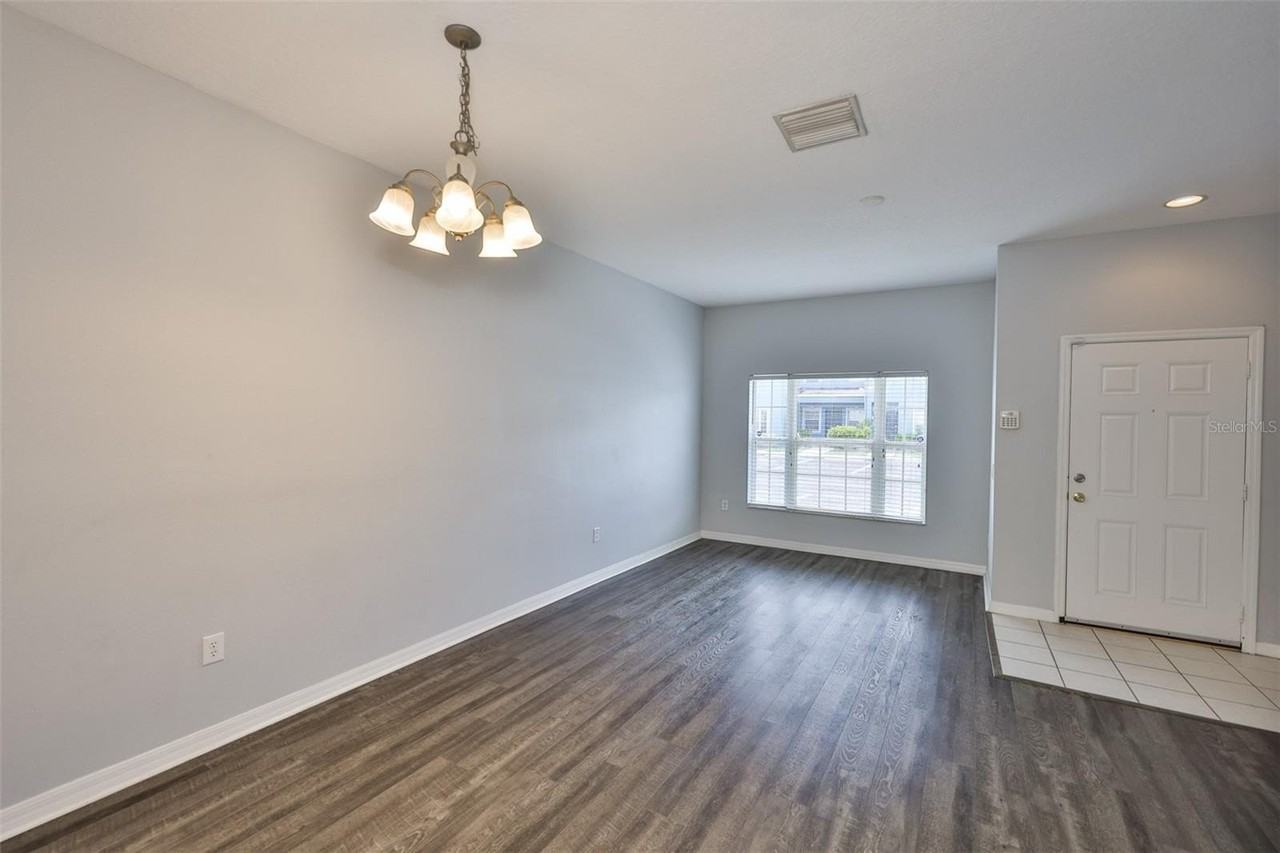 12950 Kings Crossing Dr - Photo 6 of 41