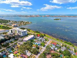 featured image of 1949 Edgewater Dr