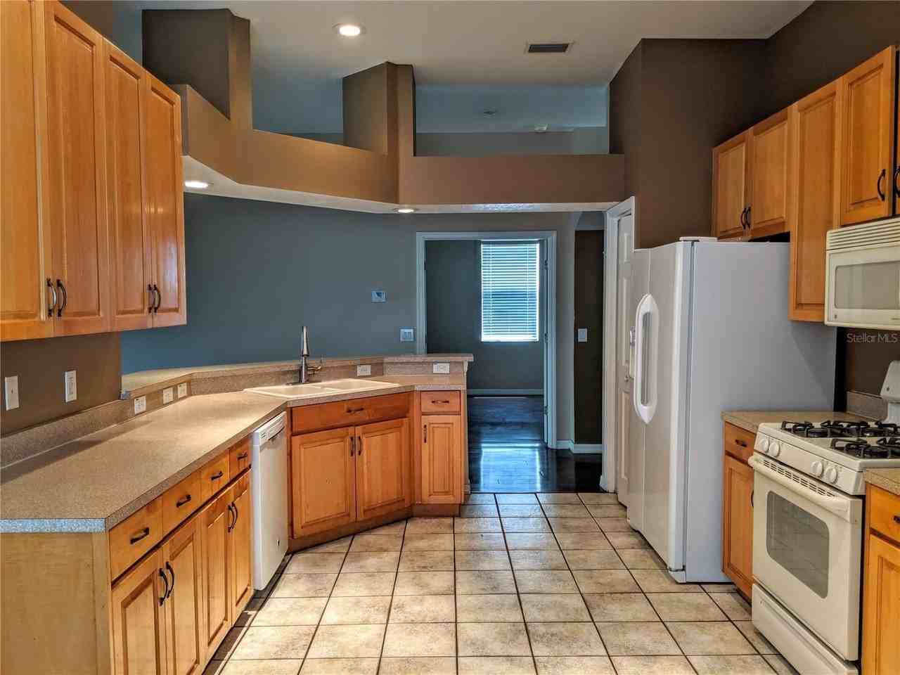18072 Arbor Crest Dr - Photo 3 of 12