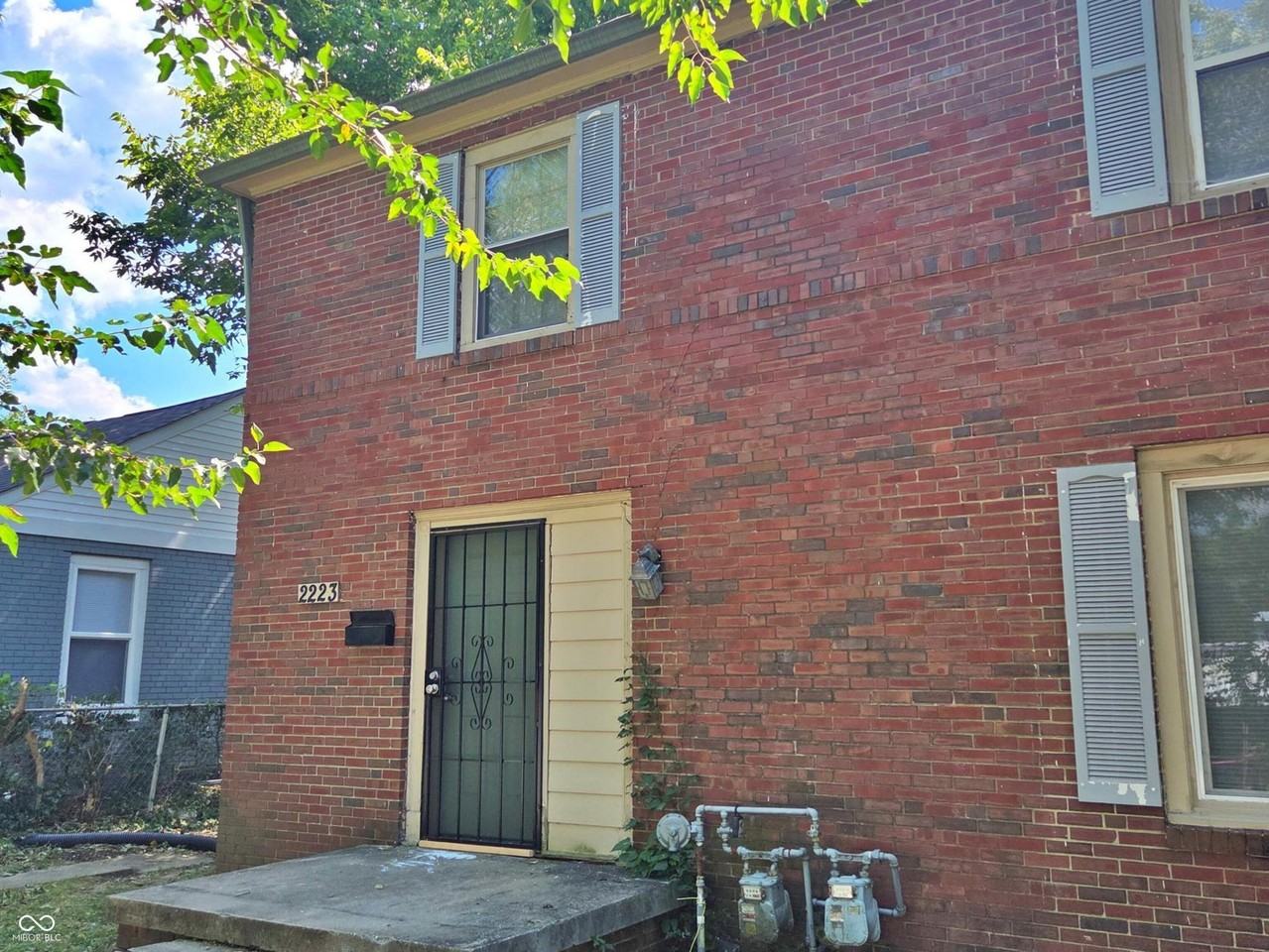 2223 E 38th St - Photo 2 of 17