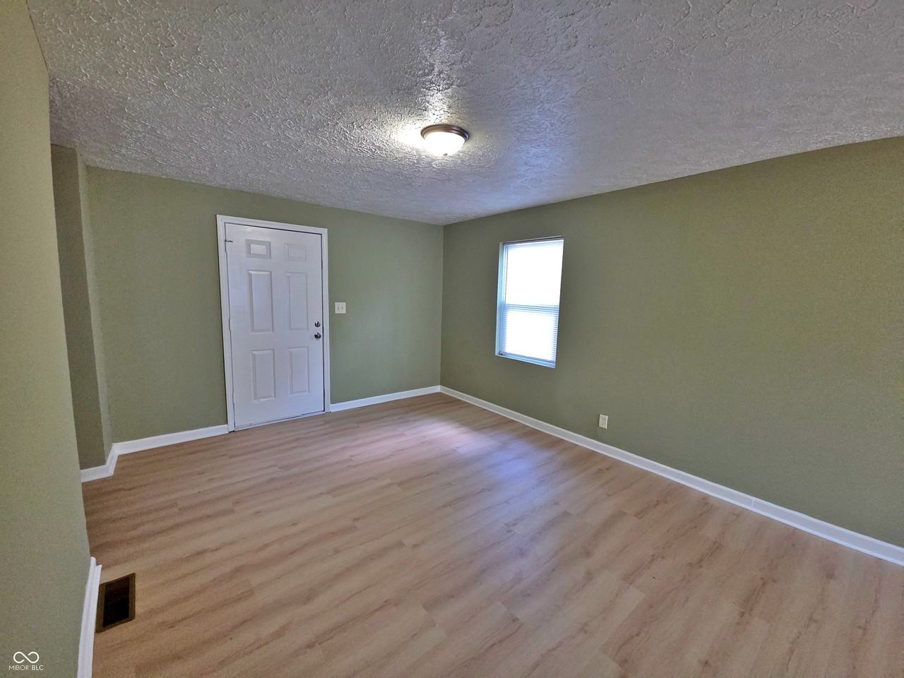 2223 E 38th St - Photo 5 of 17