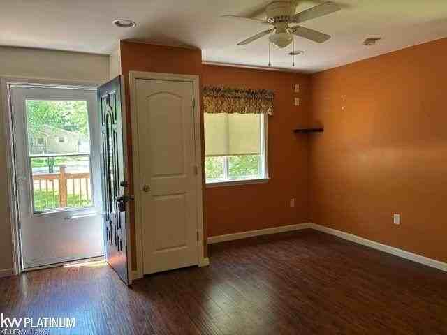 9083 Island Dr - Photo 6 of 17