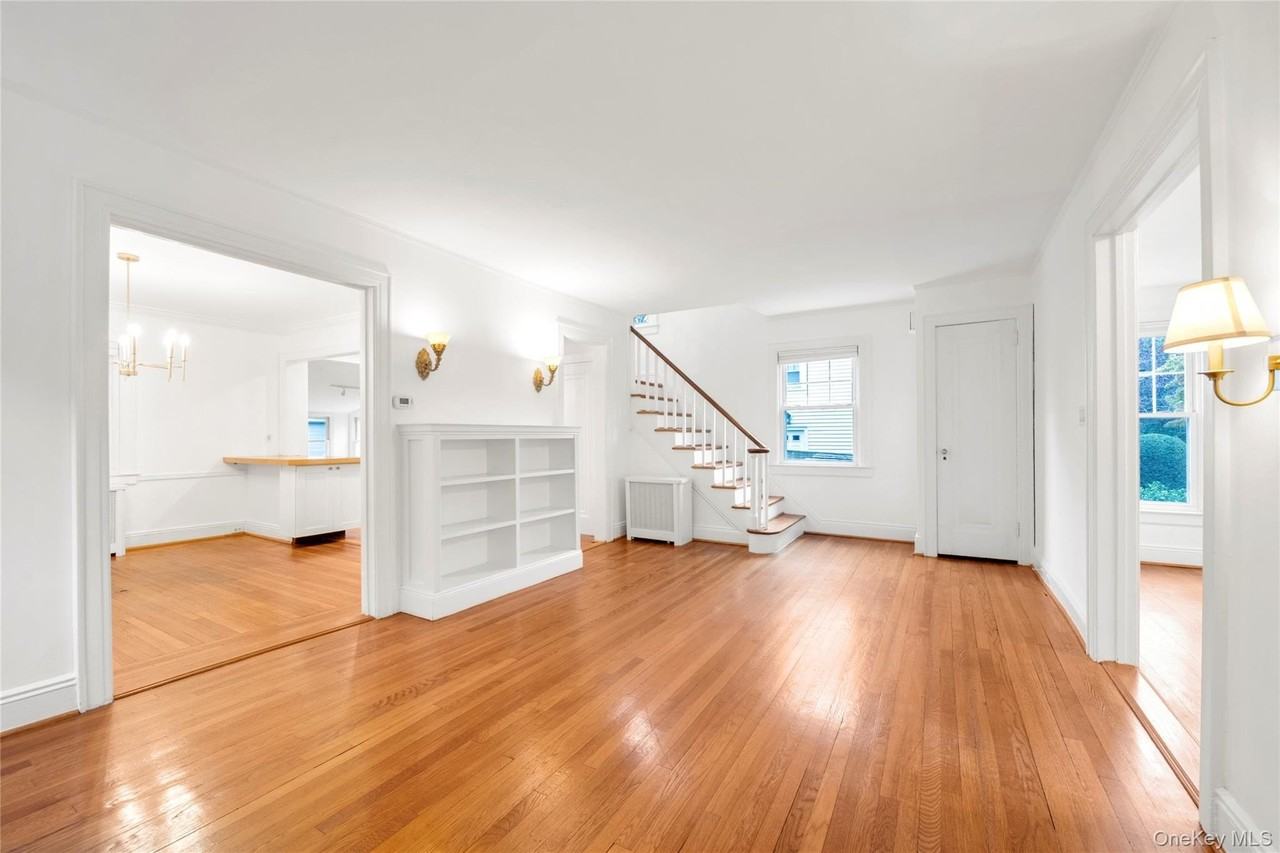 138 Hillcrest Ave - Photo 4 of 21