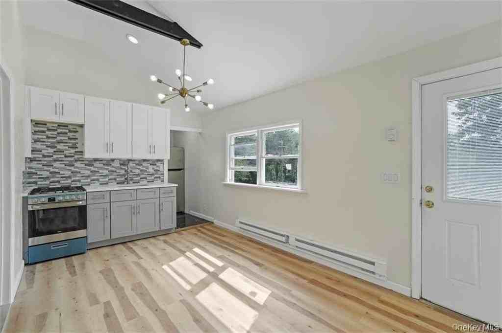 246 Orchard Dr - Photo 4 of 24