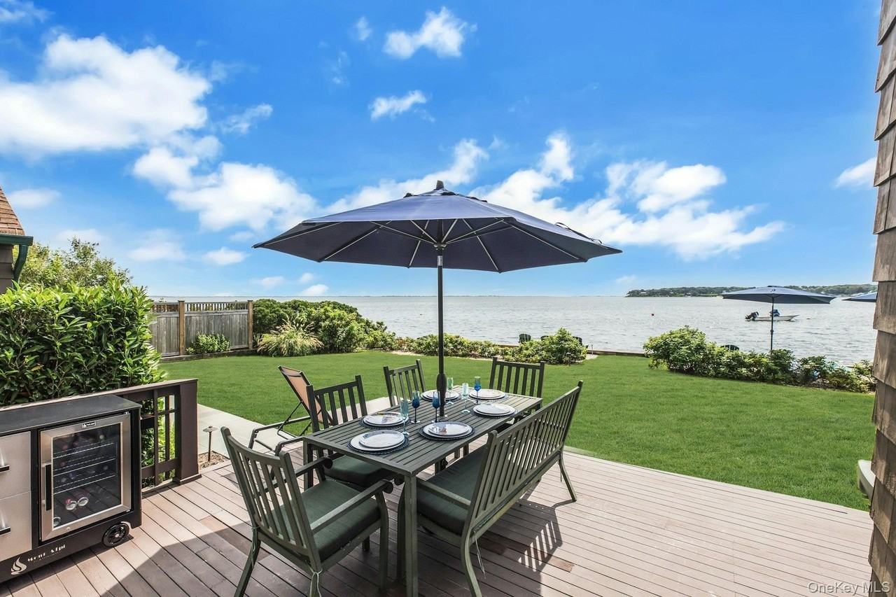 310 E Montauk Hwy - Photo 3 of 29
