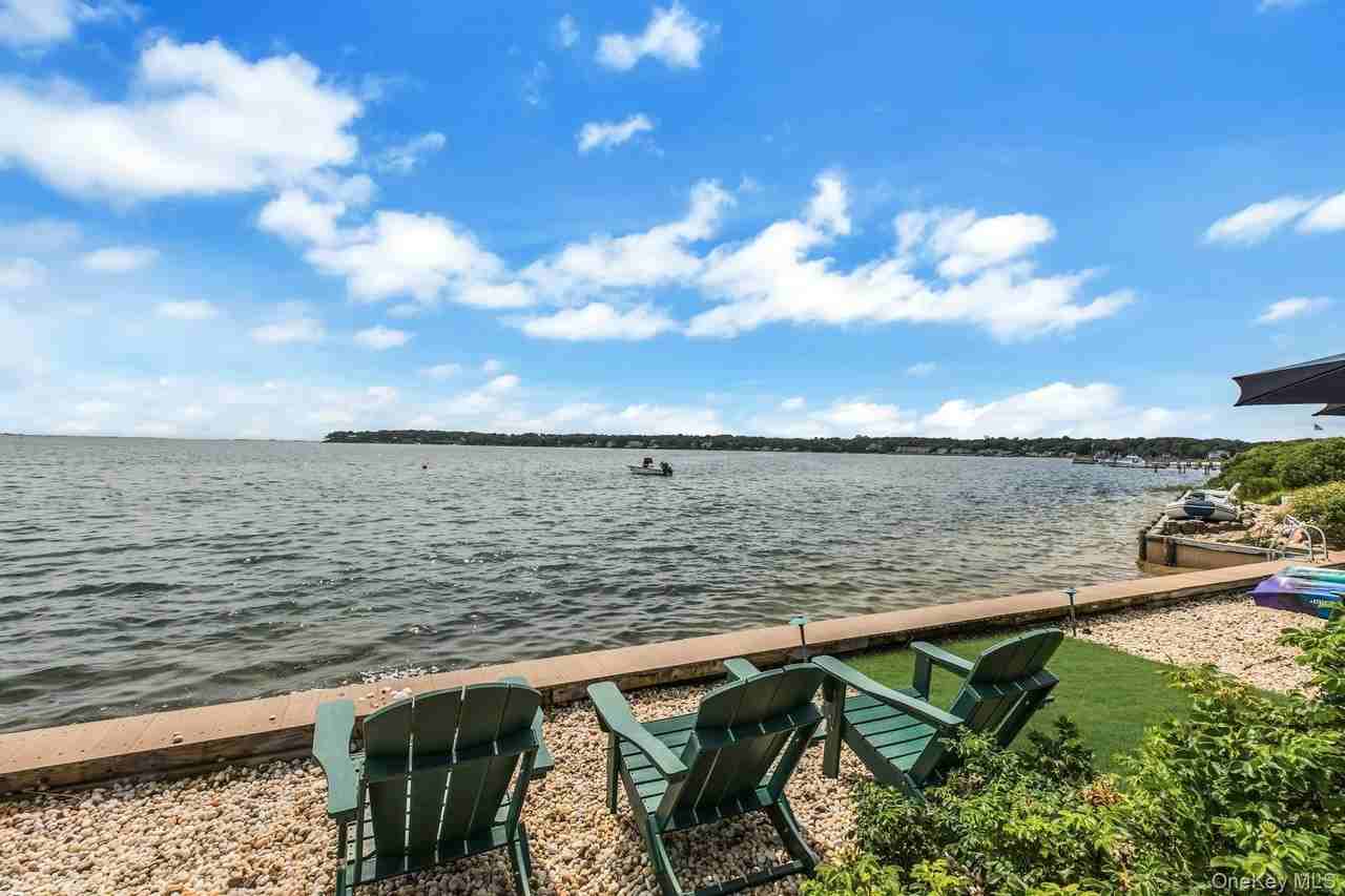 310 E Montauk Hwy - Photo 5 of 29