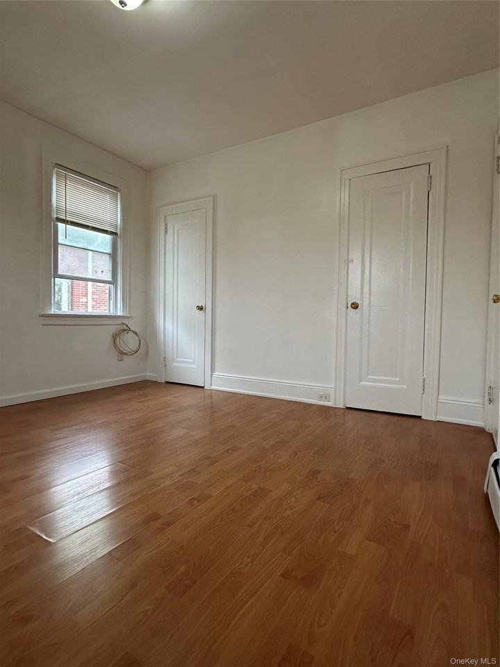 5617 136th St #2FL - Photo 4 of 8