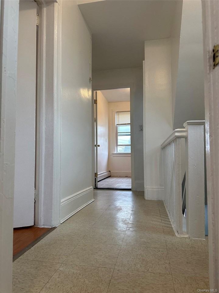 5617 136th St #2FL - Photo 5 of 8