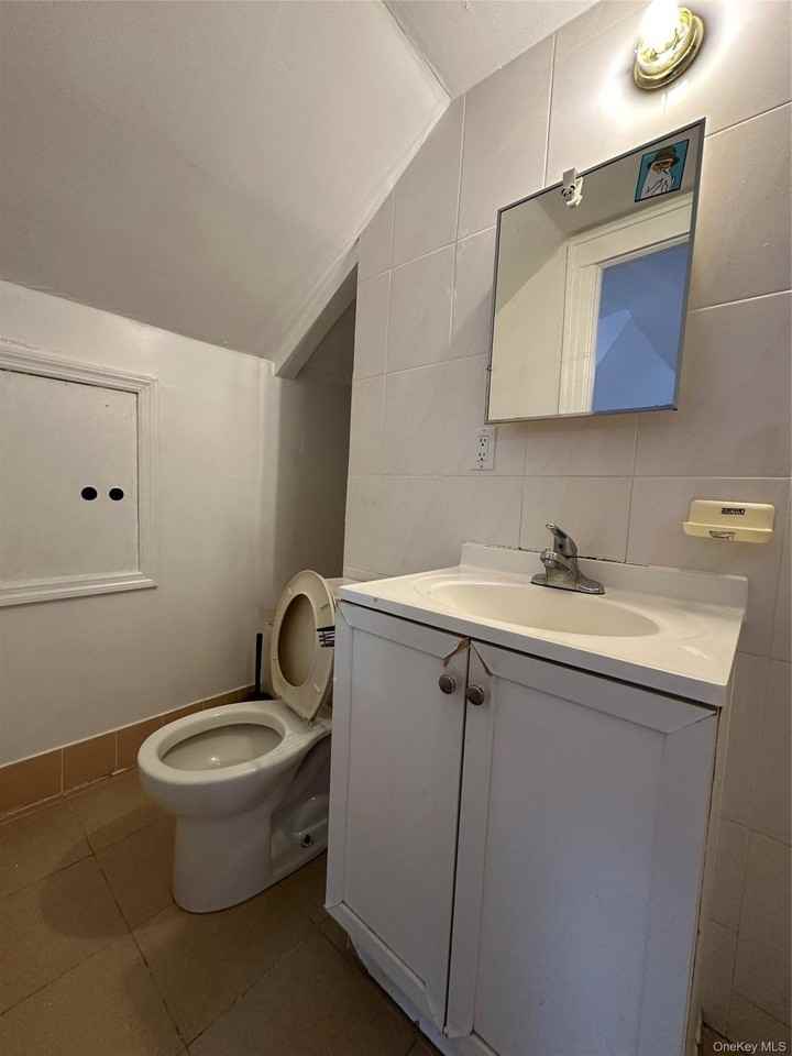 5617 136th St #2FL - Photo 7 of 8