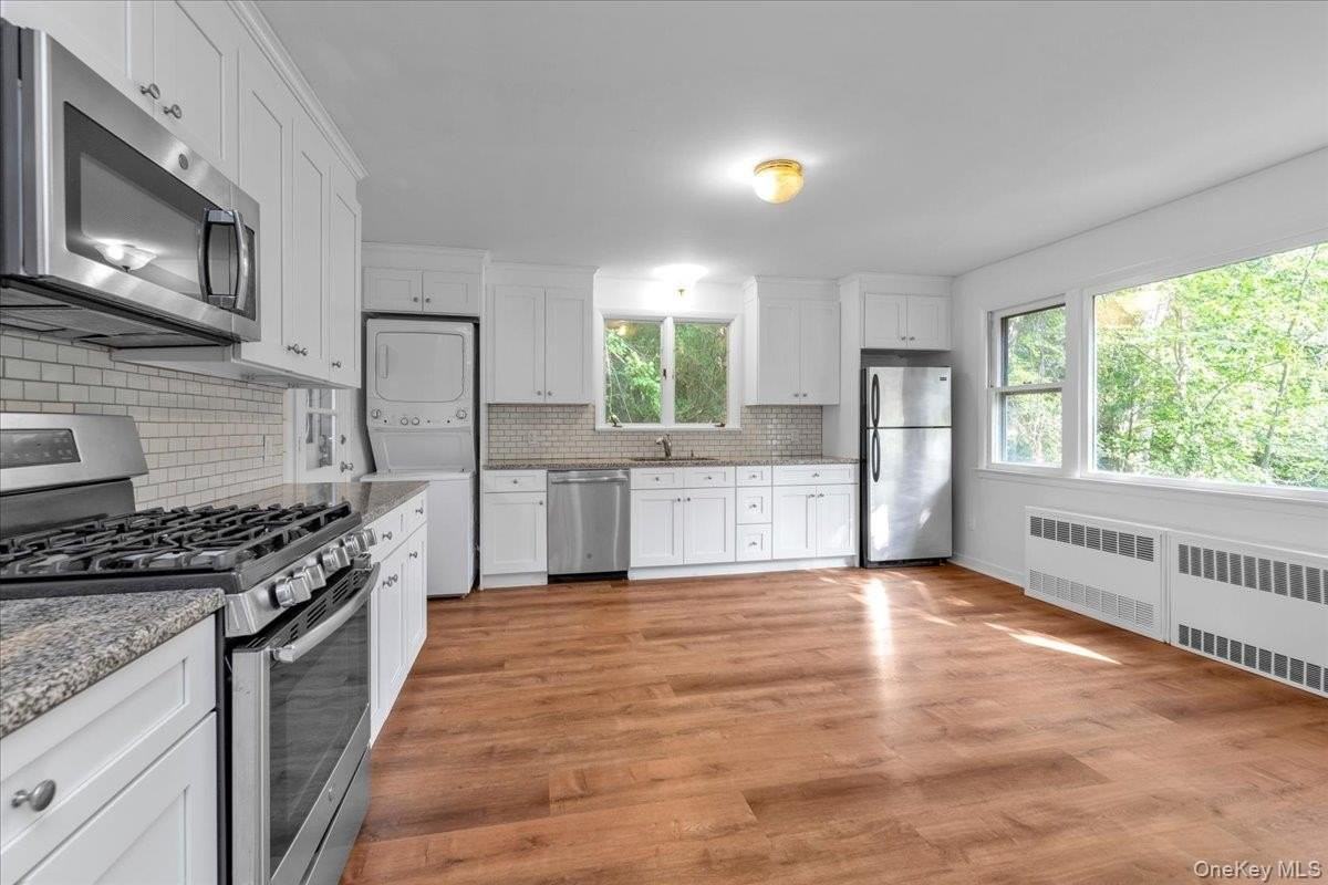 22 Putnam Ave - Photo 2 of 20