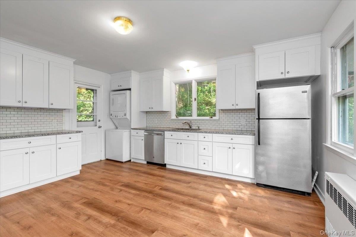 22 Putnam Ave - Photo 3 of 20