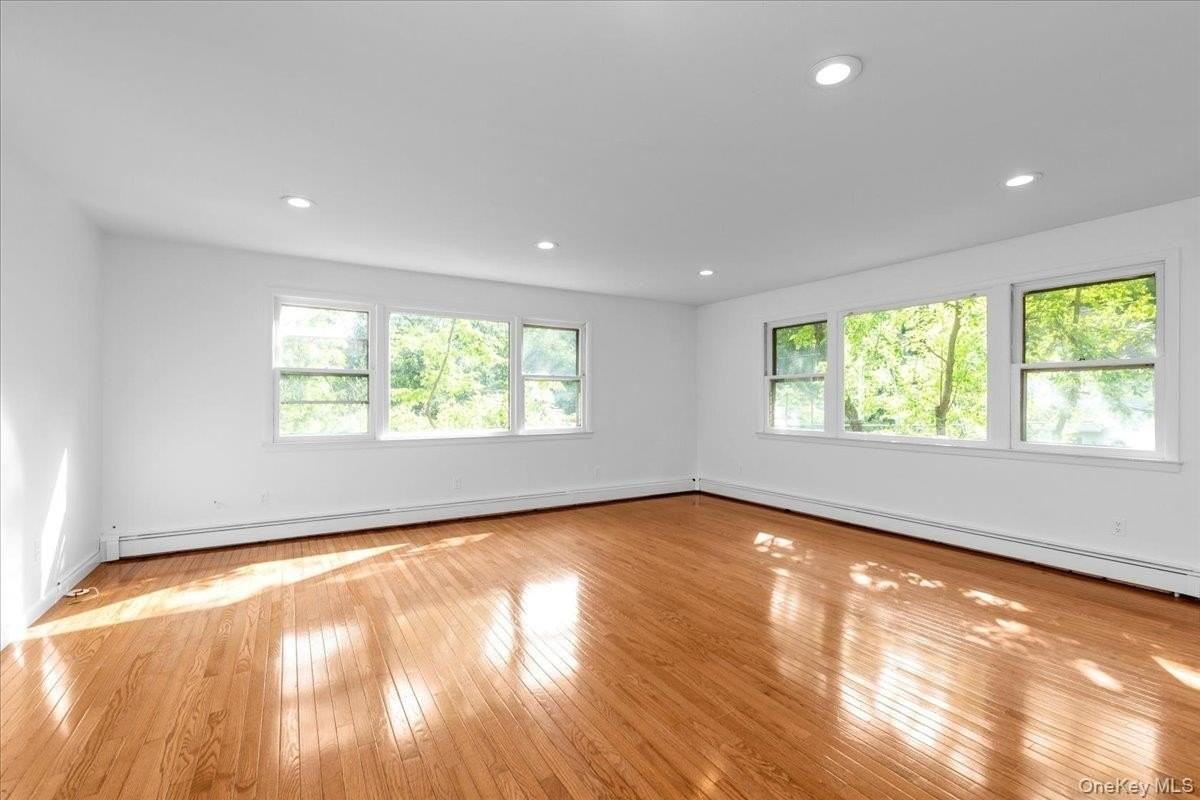 22 Putnam Ave - Photo 4 of 20