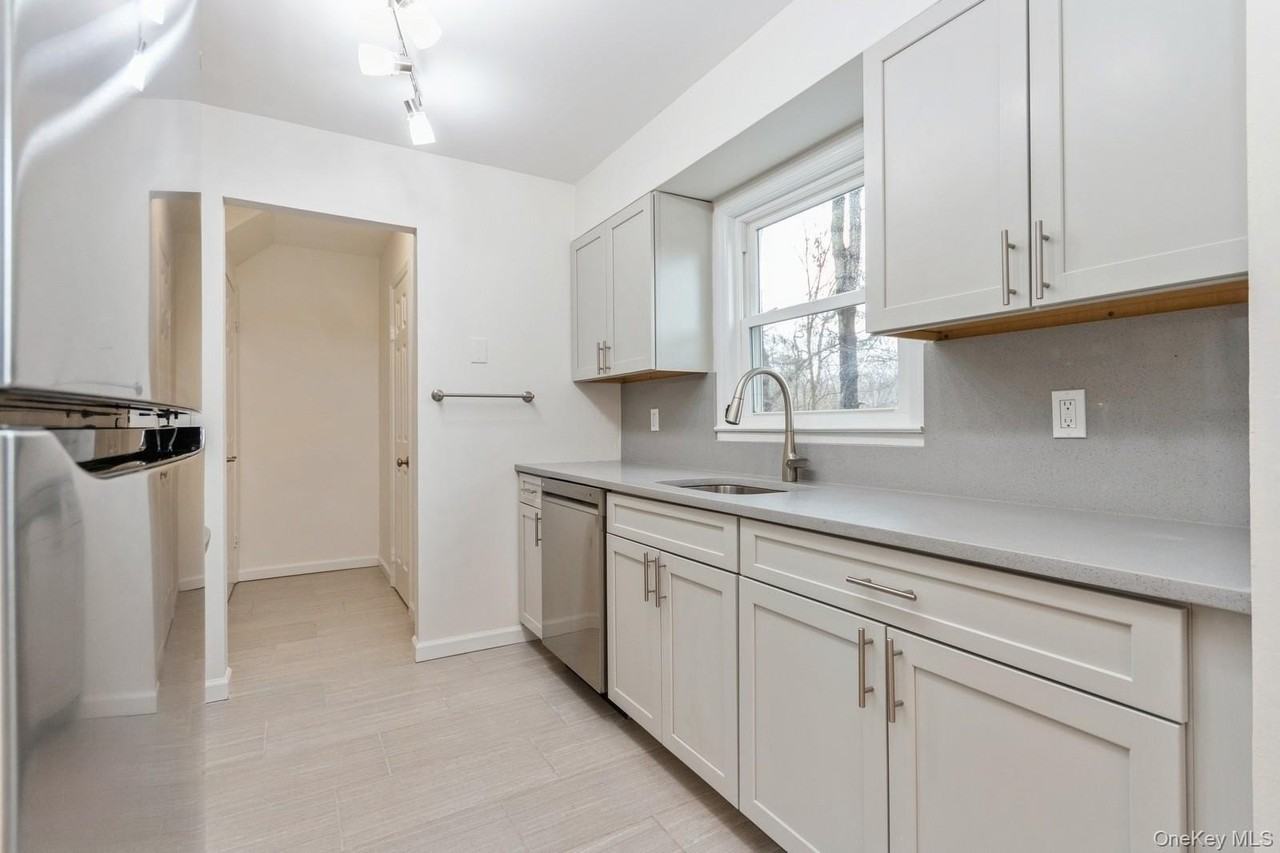 129 Harris Rd #4 - Photo 4 of 21