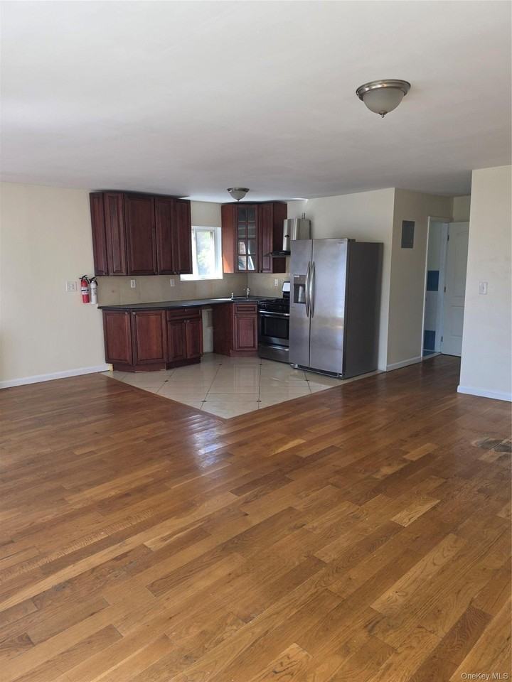 19525 Woodhull Ave #2ndFL - Photo 3 of 13