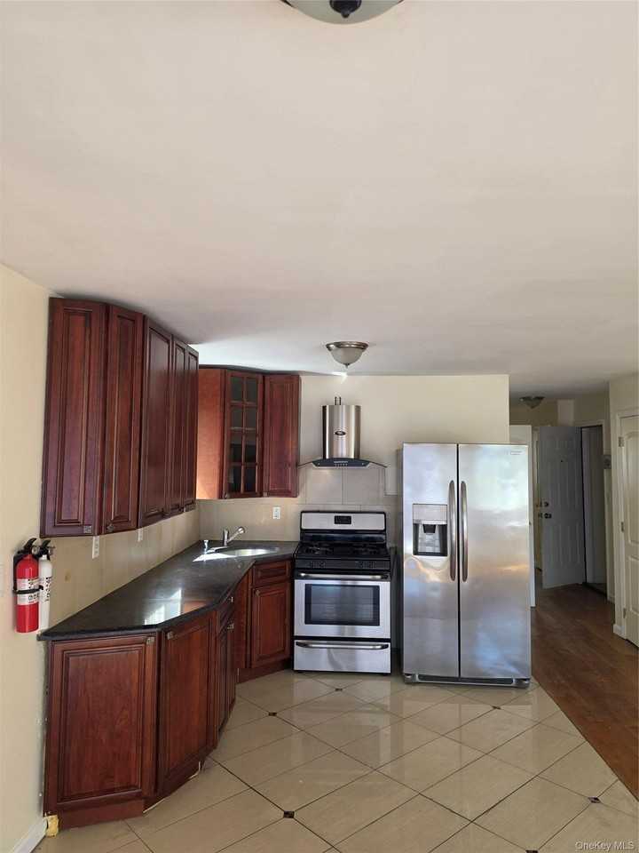 19525 Woodhull Ave #2ndFL - Photo 4 of 13