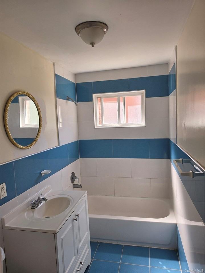 19525 Woodhull Ave #2ndFL - Photo 5 of 13
