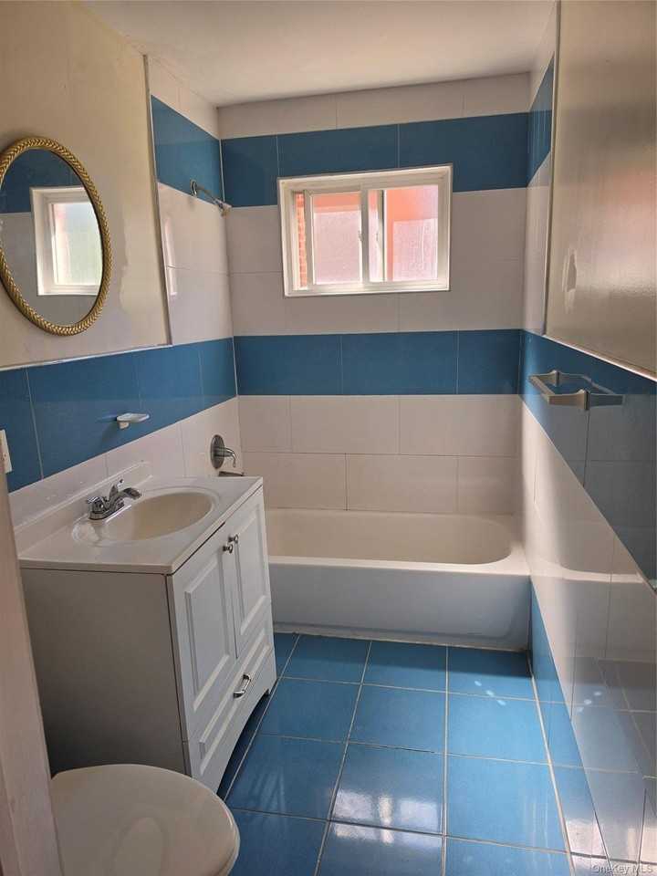 19525 Woodhull Ave #2ndFL - Photo 6 of 13