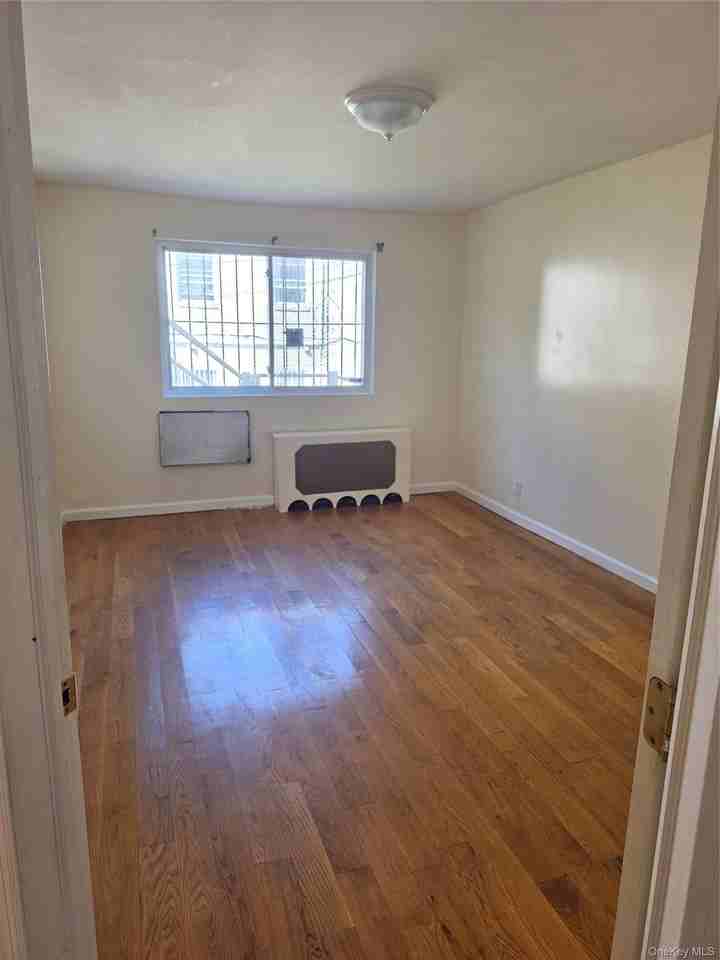 19525 Woodhull Ave #2ndFL - Photo 7 of 13