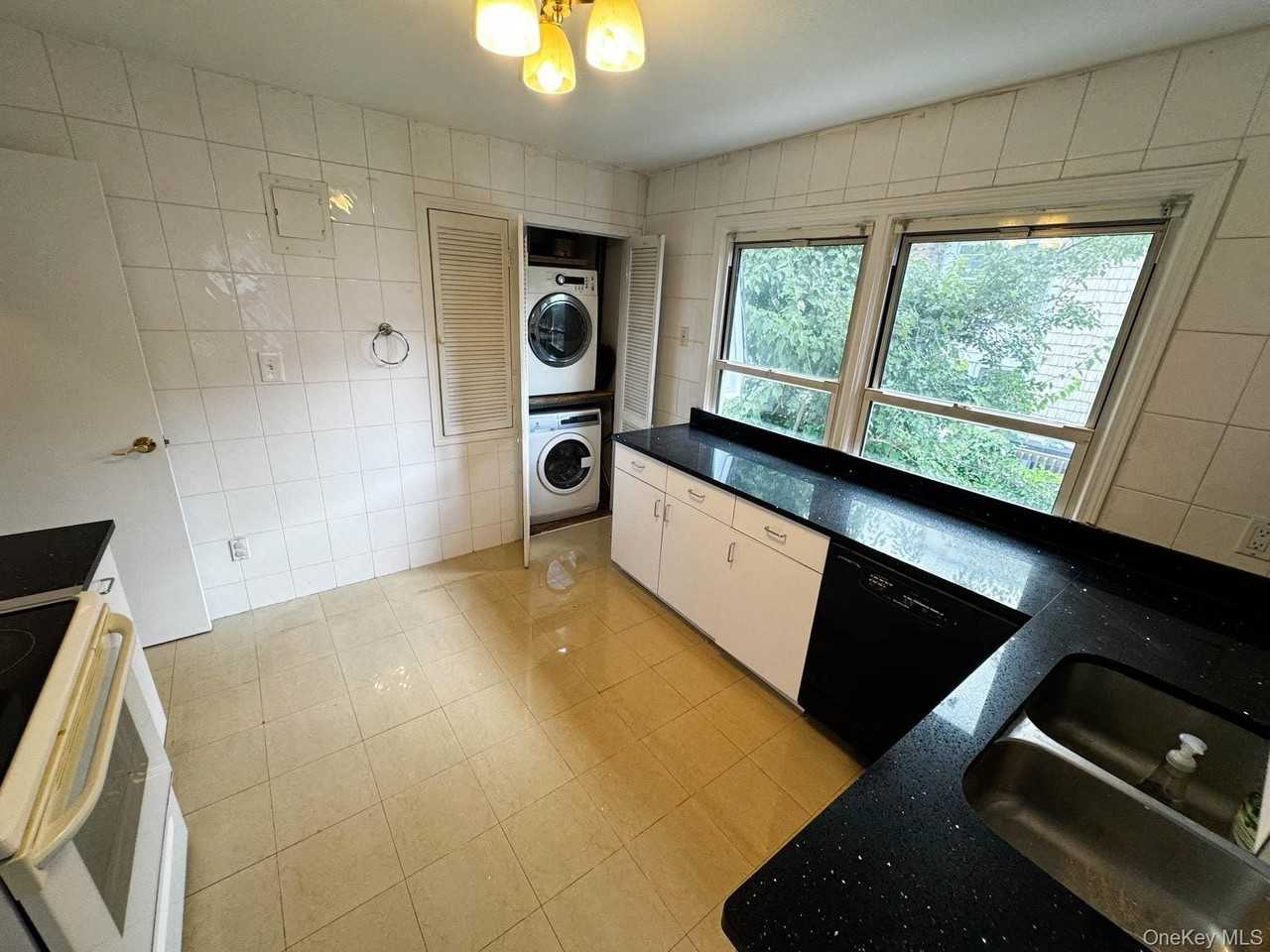 1580 Waters Edge Dr #2 - Photo 3 of 21