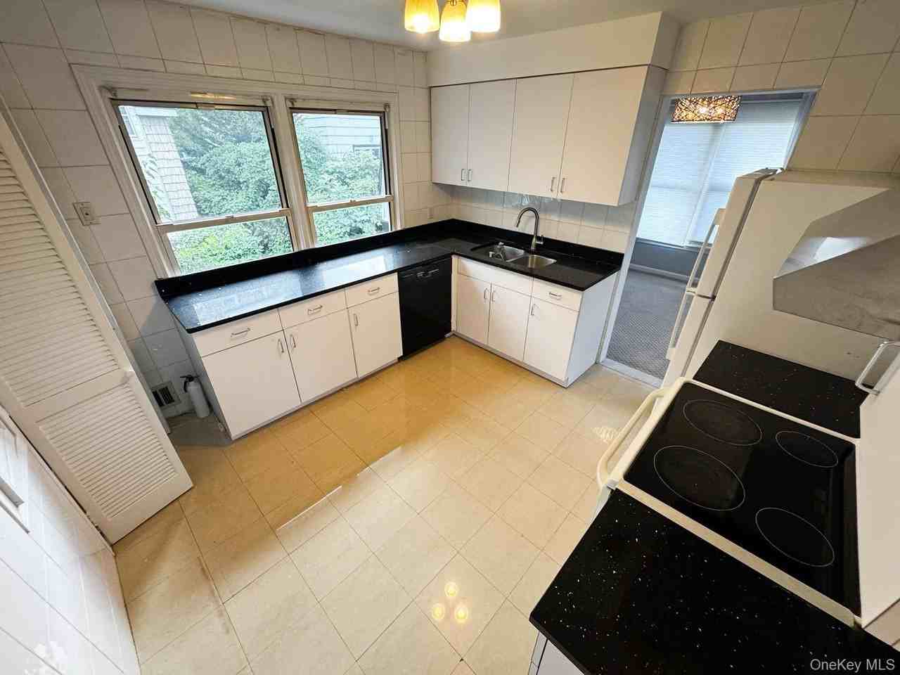 1580 Waters Edge Dr #2 - Photo 4 of 21