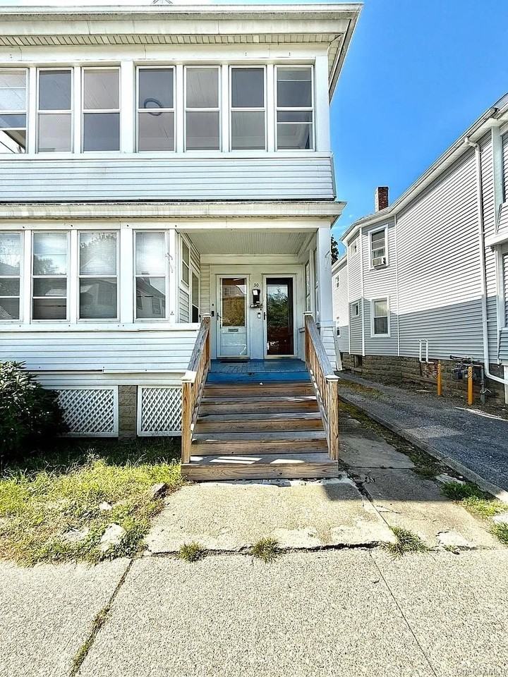 30 Manitou Ave #2