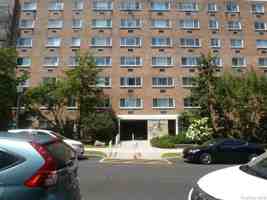 featured image of 416 Benedict Ave #1G