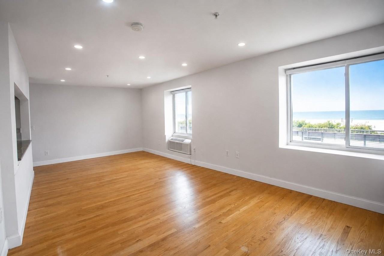 10 Franklin Blvd #205 - Photo 6 of 21