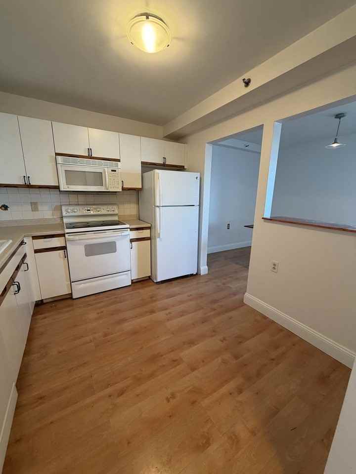 100 Cove Way #405 - Photo 6 of 12