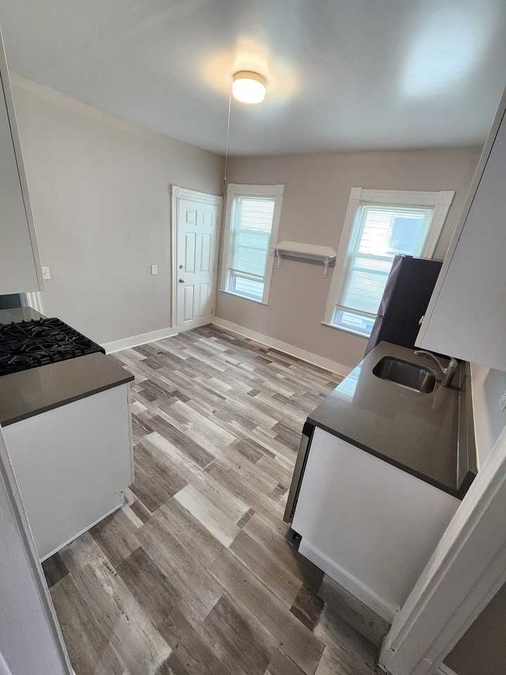 38 Bellevue St #2 - Photo 4 of 10