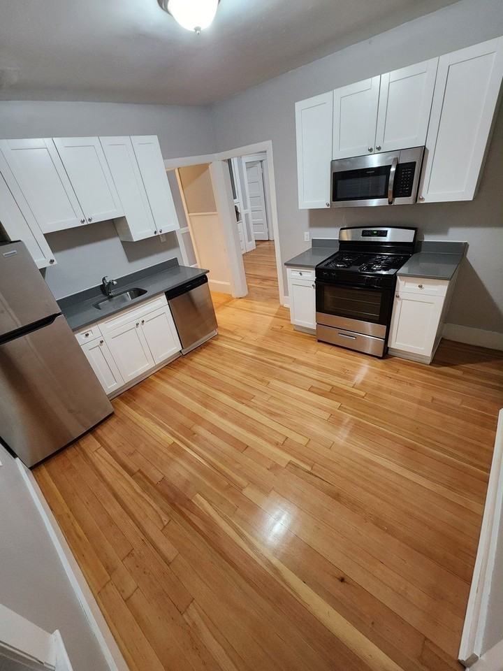 38 Bellevue St #1 - Photo 3 of 15