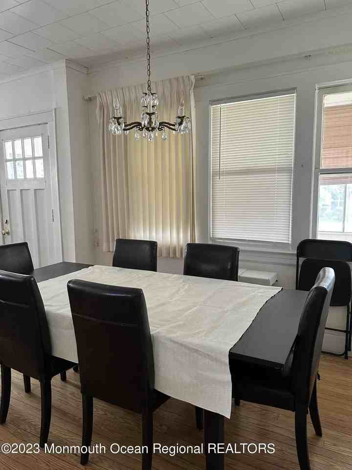 8 Royal Pl - Photo 3 of 7