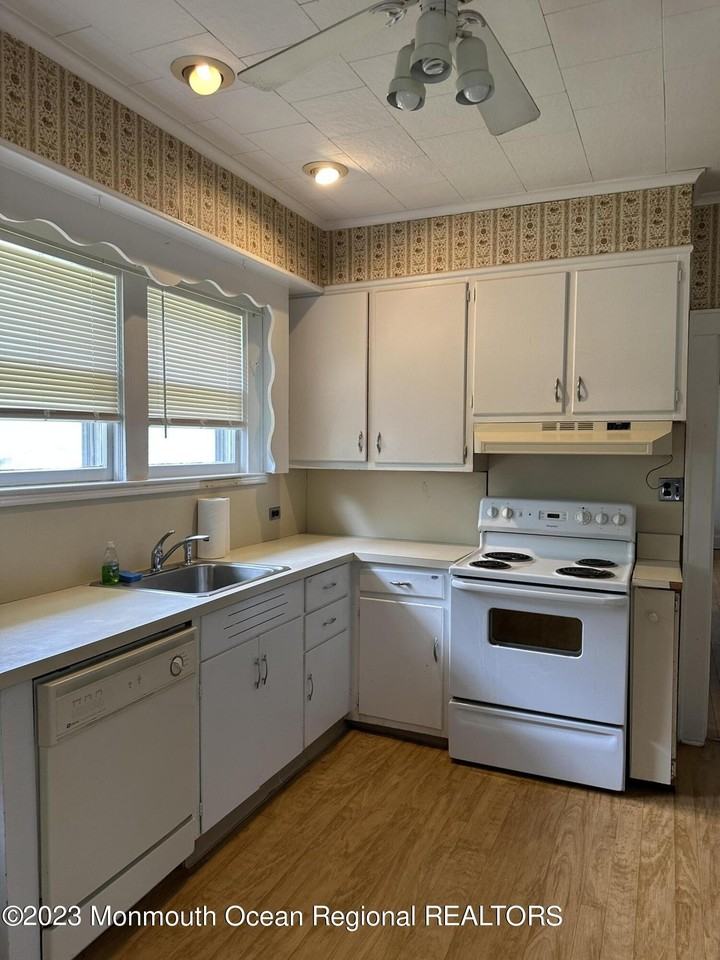 8 Royal Pl - Photo 5 of 7
